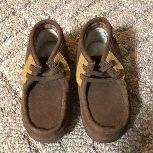 Kids Ugg Pelham shoes.